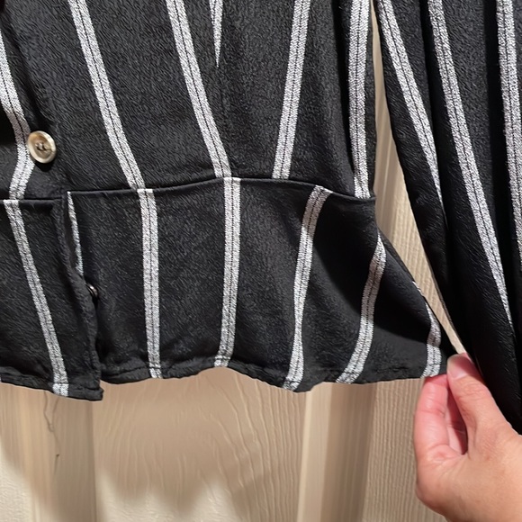 H&M black horizontal white stripes front button down peplum cut size 2 - Picture 6 of 12